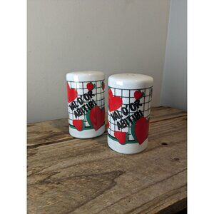 3/25$ 80's square grid, hearts Val-d'Or Abitibi, Salt & Pepper Shakers